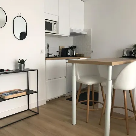 Neuf , A 2 Pas De La Et Du Port Apartamento *