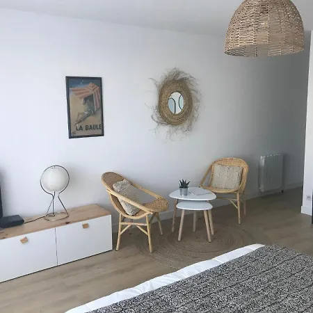 Neuf , A 2 Pas De La Et Du Port