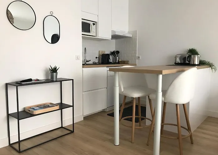 Neuf , A 2 Pas De La Et Du Port Apartamento *