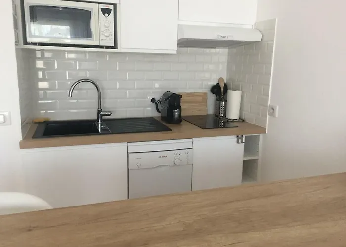 Neuf , A 2 Pas De La Et Du Port Apartamento *